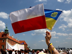 Українцям стали видавати більше польських віз